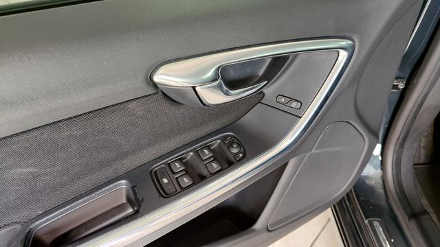 VOLVO V60 D2 1.6 Momentum