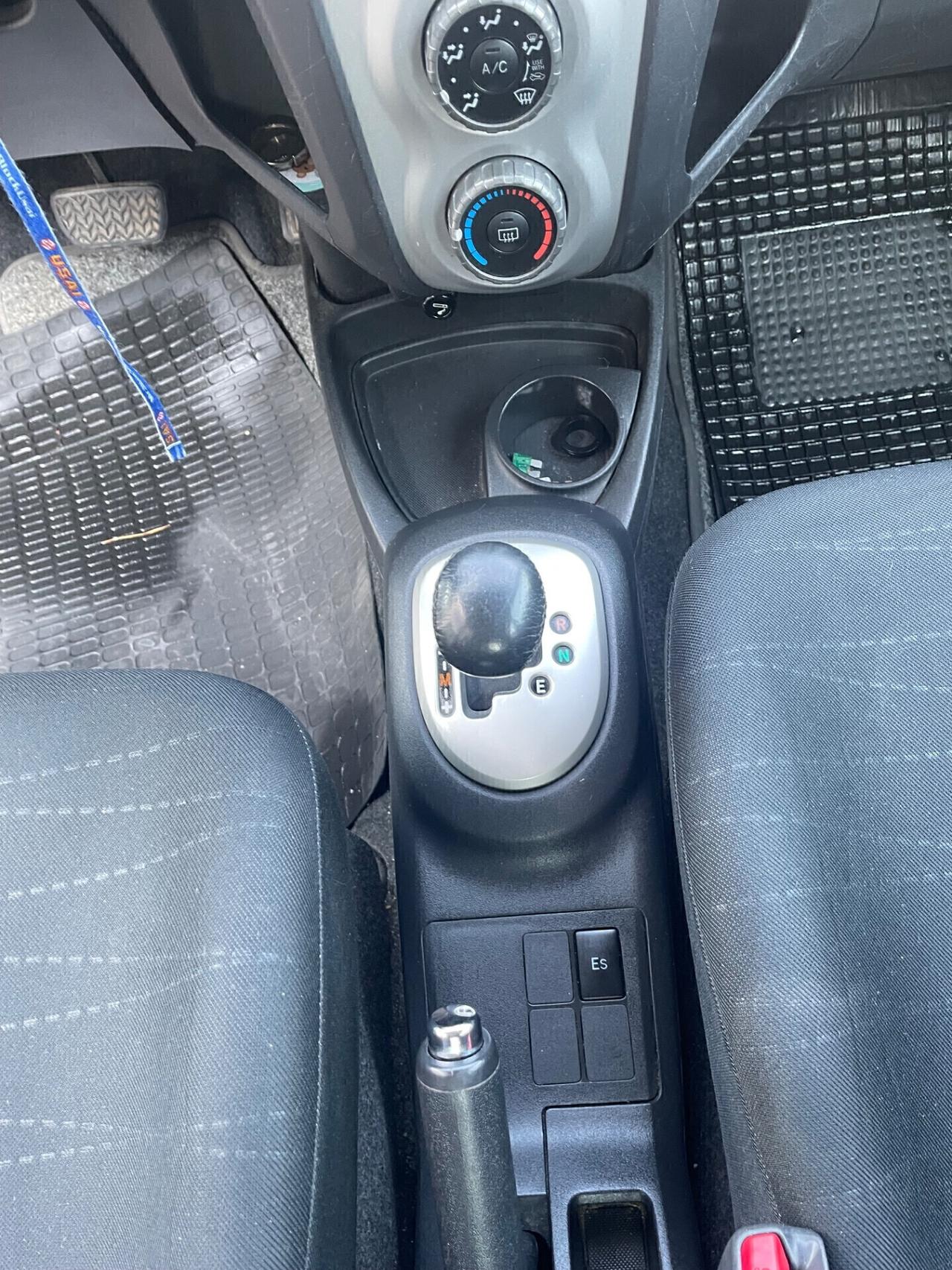 Toyota Yaris 1.3 5 porte Navi*Automatik*Solo 86000*