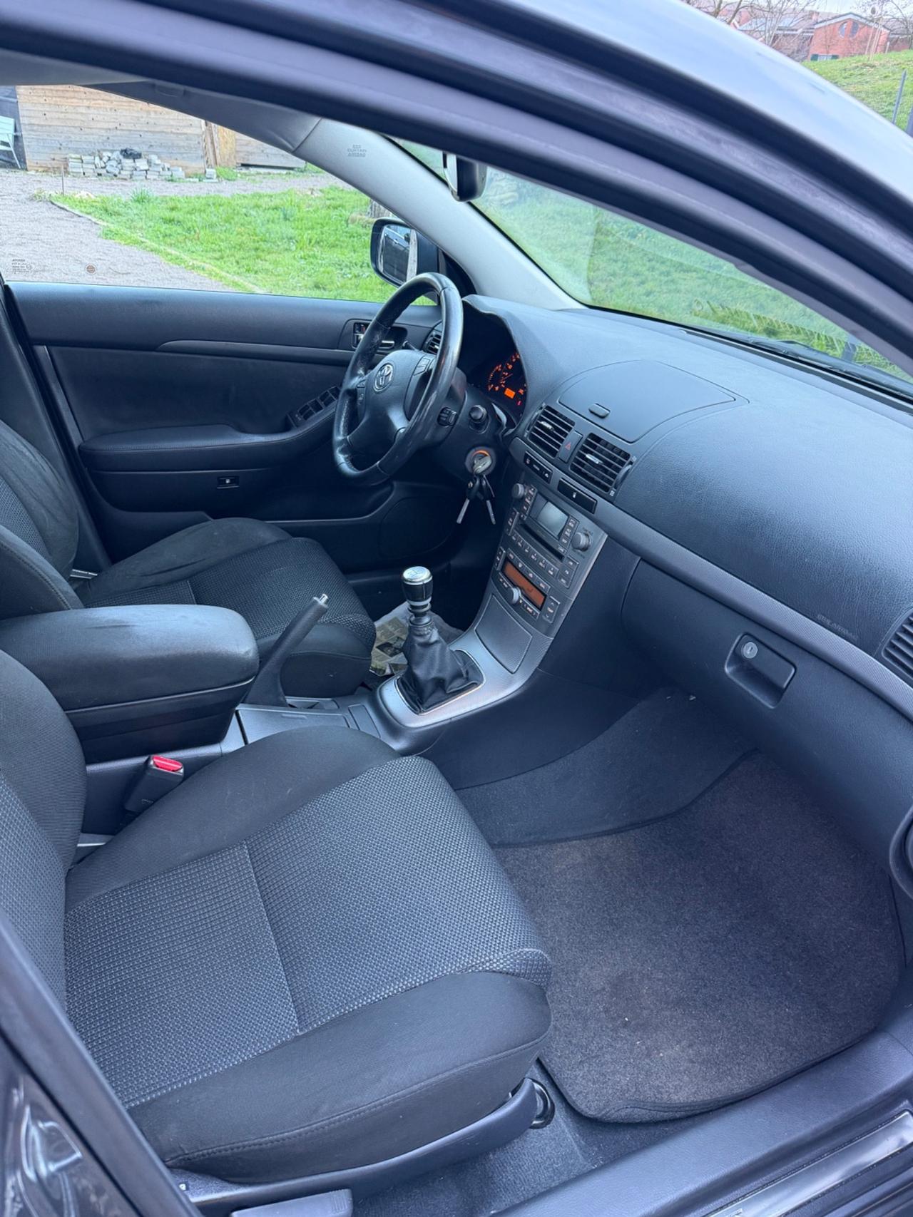 Toyota Avensis 2.0 D-4D Sol