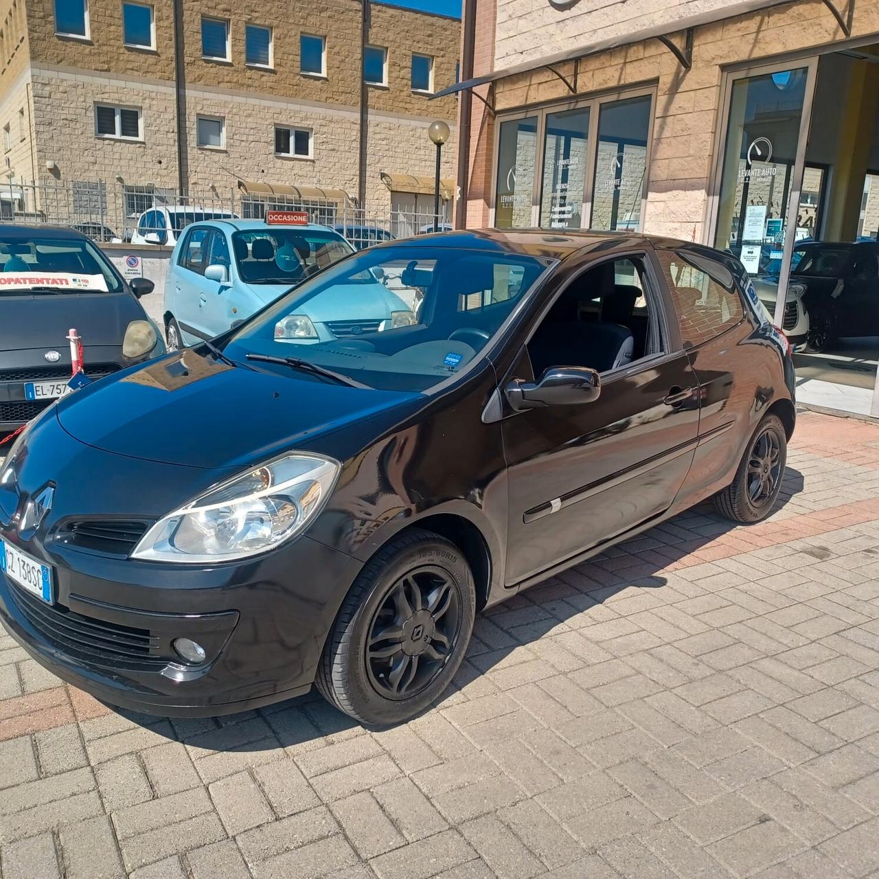 88.188 KM CLIO 1.2 PER NEOPATENTATI PERFETTA