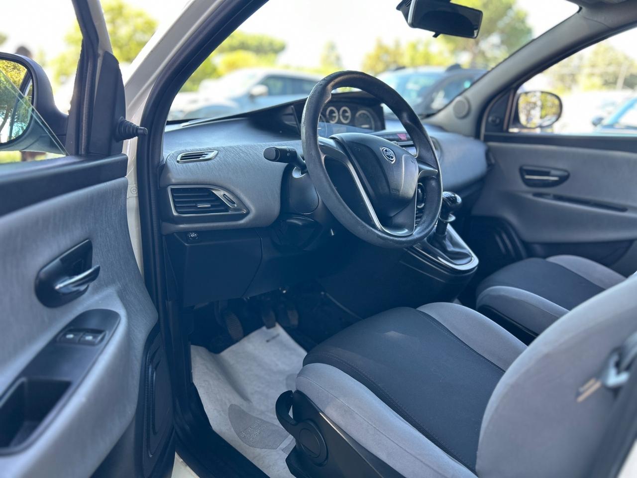 Lancia Ypsilon 1.2 69CV *GPL VALIDO 2027*NEOPATENTATI*