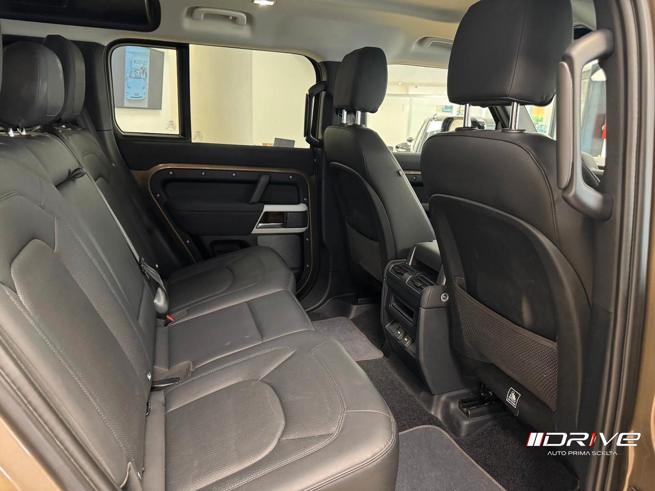 LAND ROVER Defender (2019) Defender 110 3.0D I6...