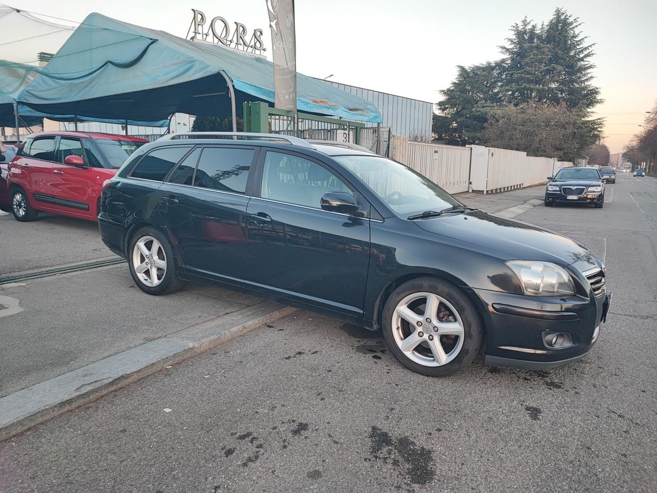 Toyota Avensis 2.0 D-4D 16V Station Wagon