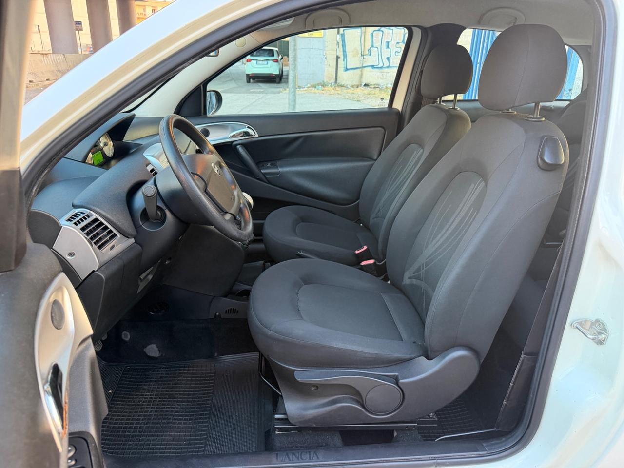 Lancia Ypsilon 1.2 benzina 69 cv 2011