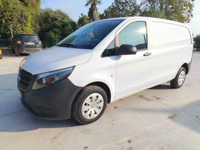 MERCEDES-BENZ VITO 111 CDI