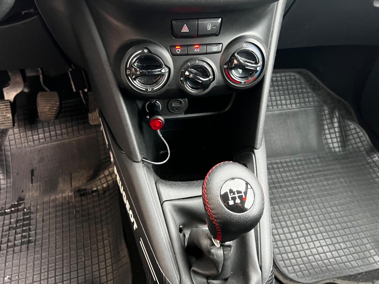 Peugeot 208 1.4 HDi 68 CV 3 porte Active NEOPATENTATI