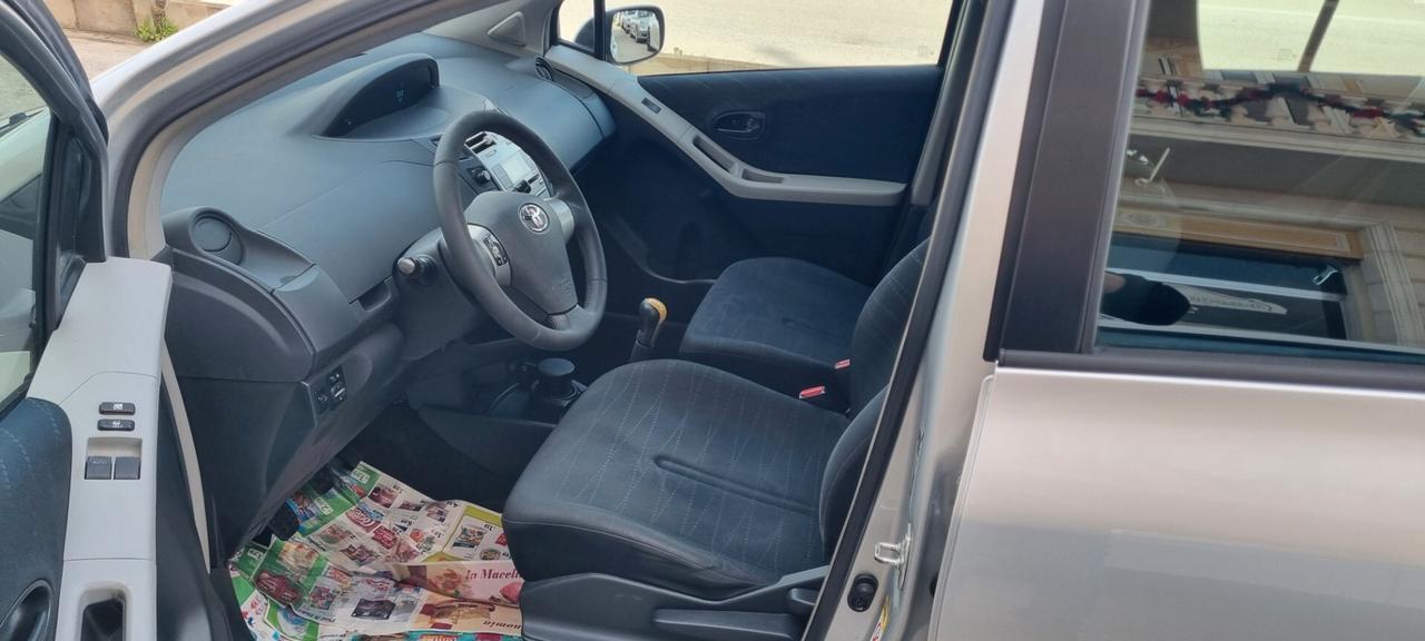 Toyota Yaris 1.0 5 porte Sol