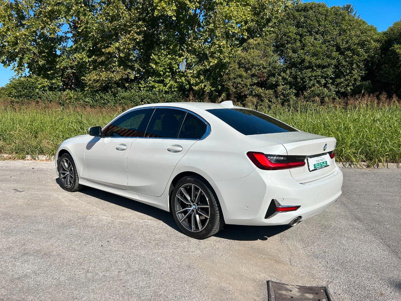BMW 320 d mhev 48V Sport auto
