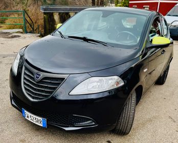 Lancia Ypsilon 1.2 69 CV 5 porte Ok Neopatentati