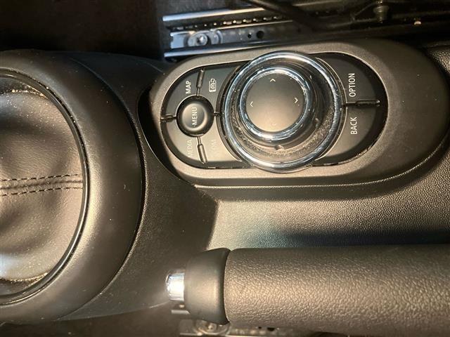 MINI Mini 5 Porte 1.5 Twin Power Turbo Cooper Essential