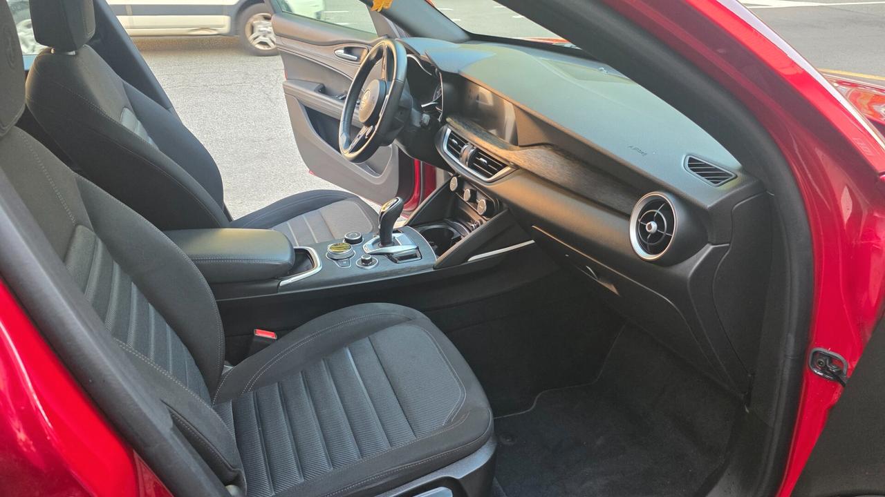 Alfa Romeo Stelvio 2.2 Turbodiesel 160 CV AT8 RWD Sprint