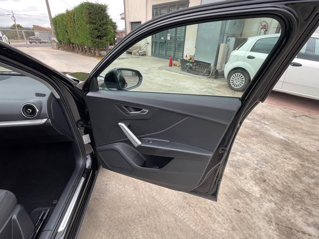 Audi Q2 35 TDI S tronic Business Advanced