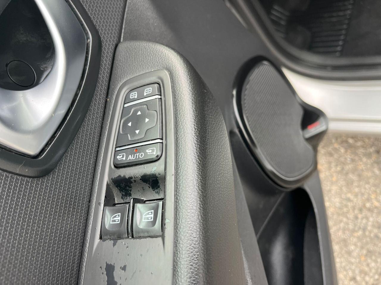 Renault Clio dCi 8V 75 CV 5 porte Moschino Life