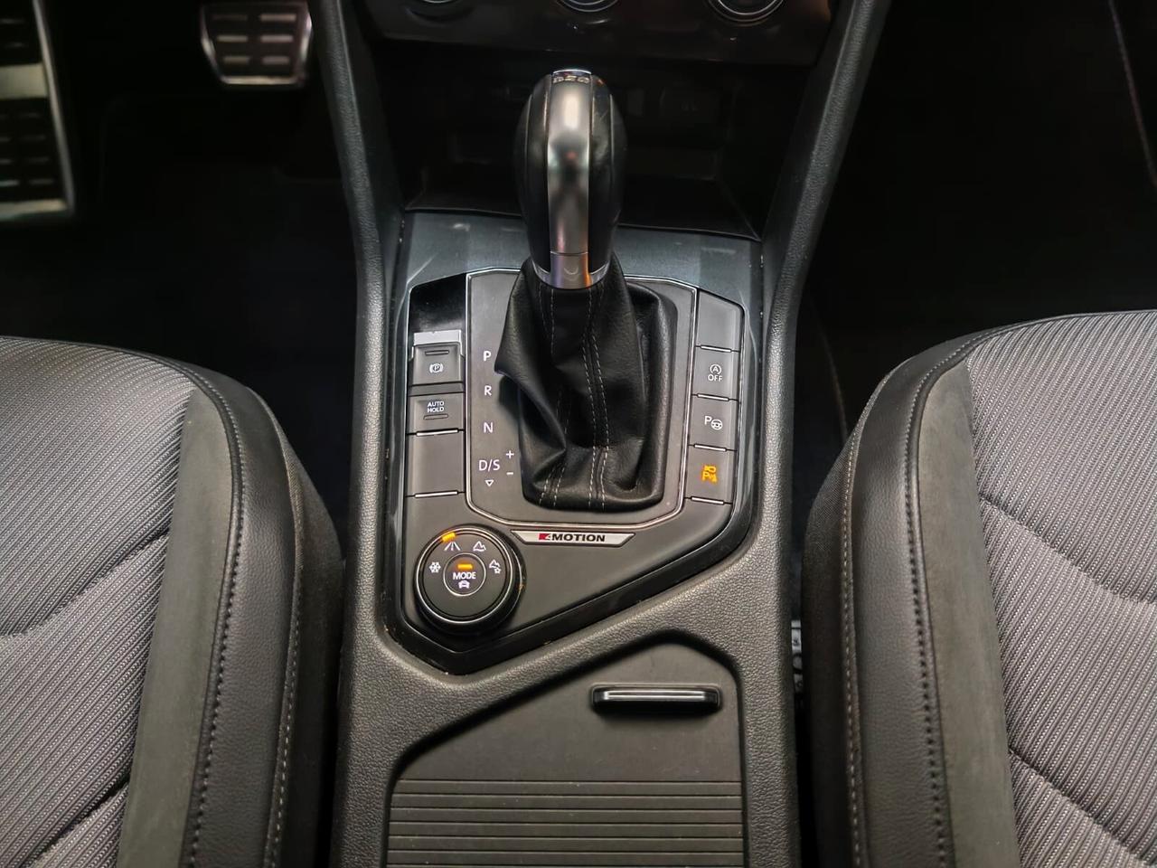 Volkswagen Tiguan 2.0 TDI SCR DSG 4MOTION R-LINE