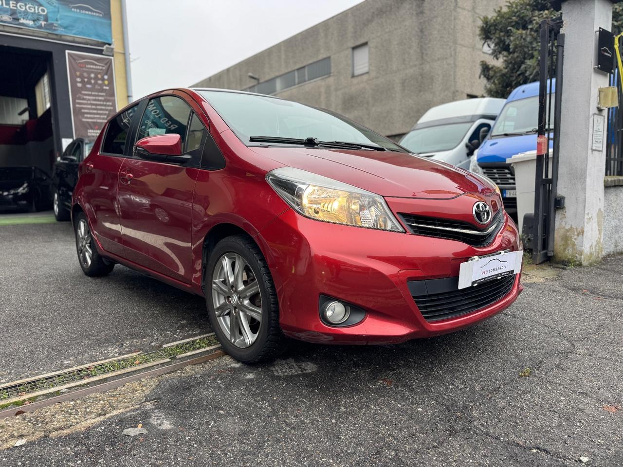 Toyota Yaris 1.3 3 porte Lounge CVT Stop & Start