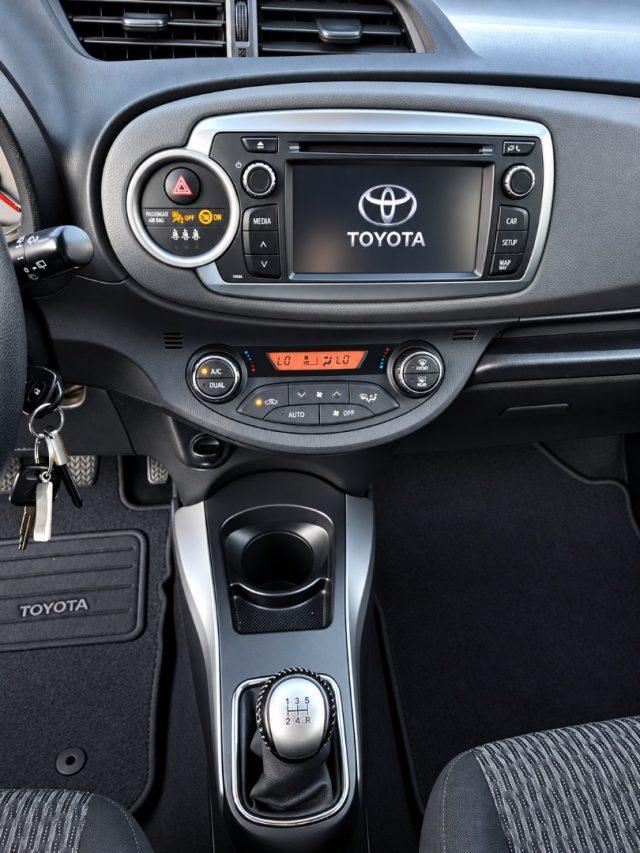TOYOTA Yaris 1.0 5 Porte Lounge Retrocamera Neo Patentati