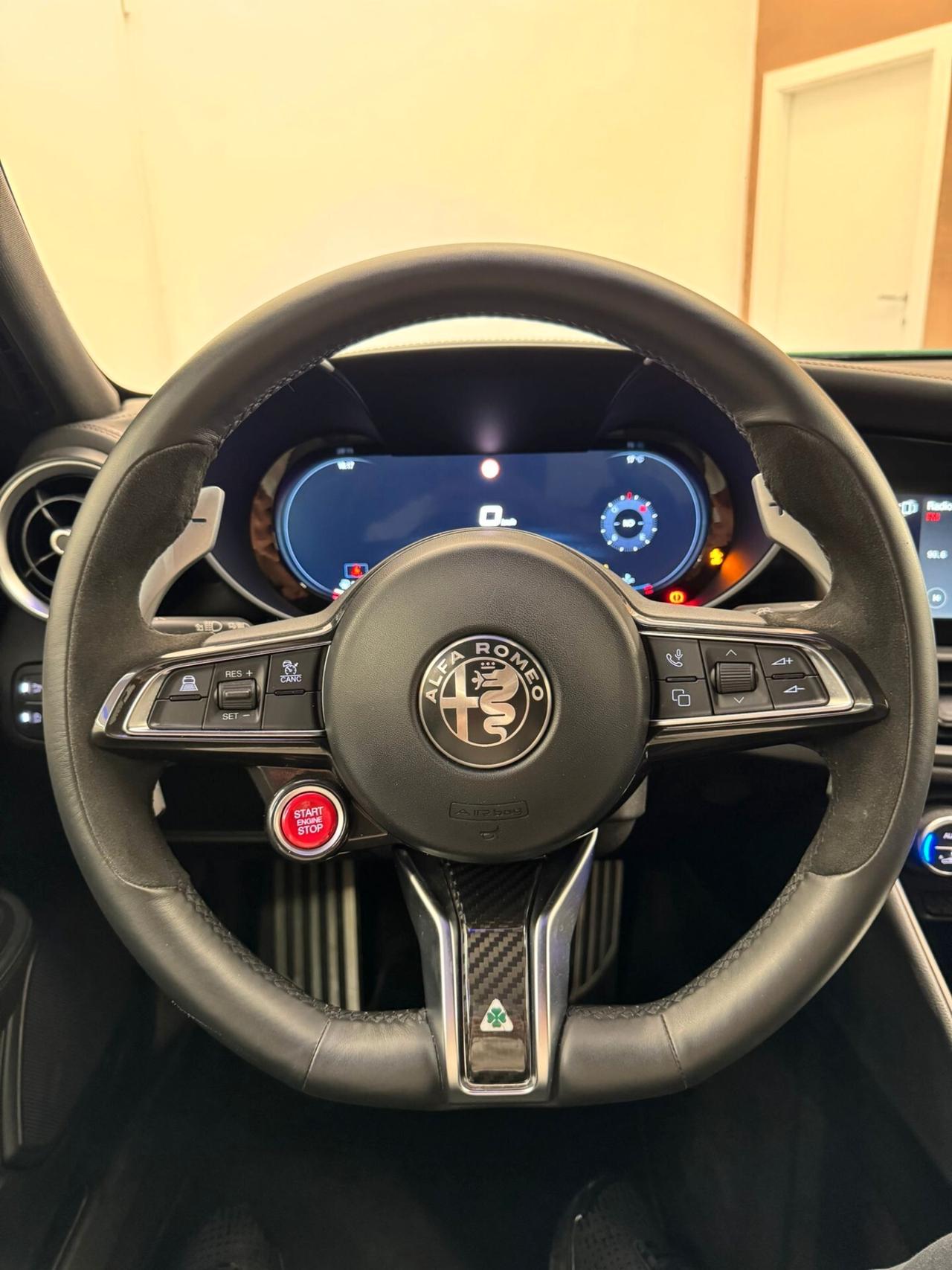 Alfa Romeo Giulia 2.9 V6 Bi-Turbo AT8 Quadrifoglio