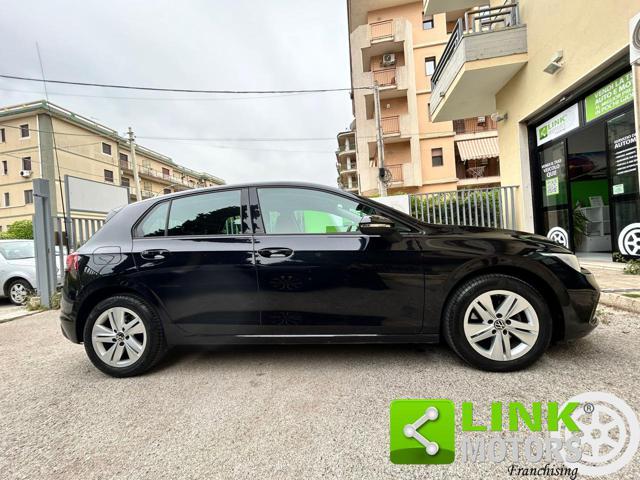 VOLKSWAGEN Golf 8 LIFE