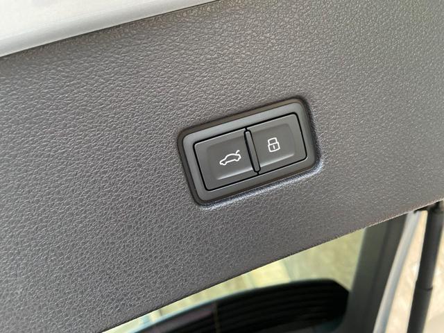 AUDI Q8 55 3.0 TFSI e quattro tiptronic Sport S line plus