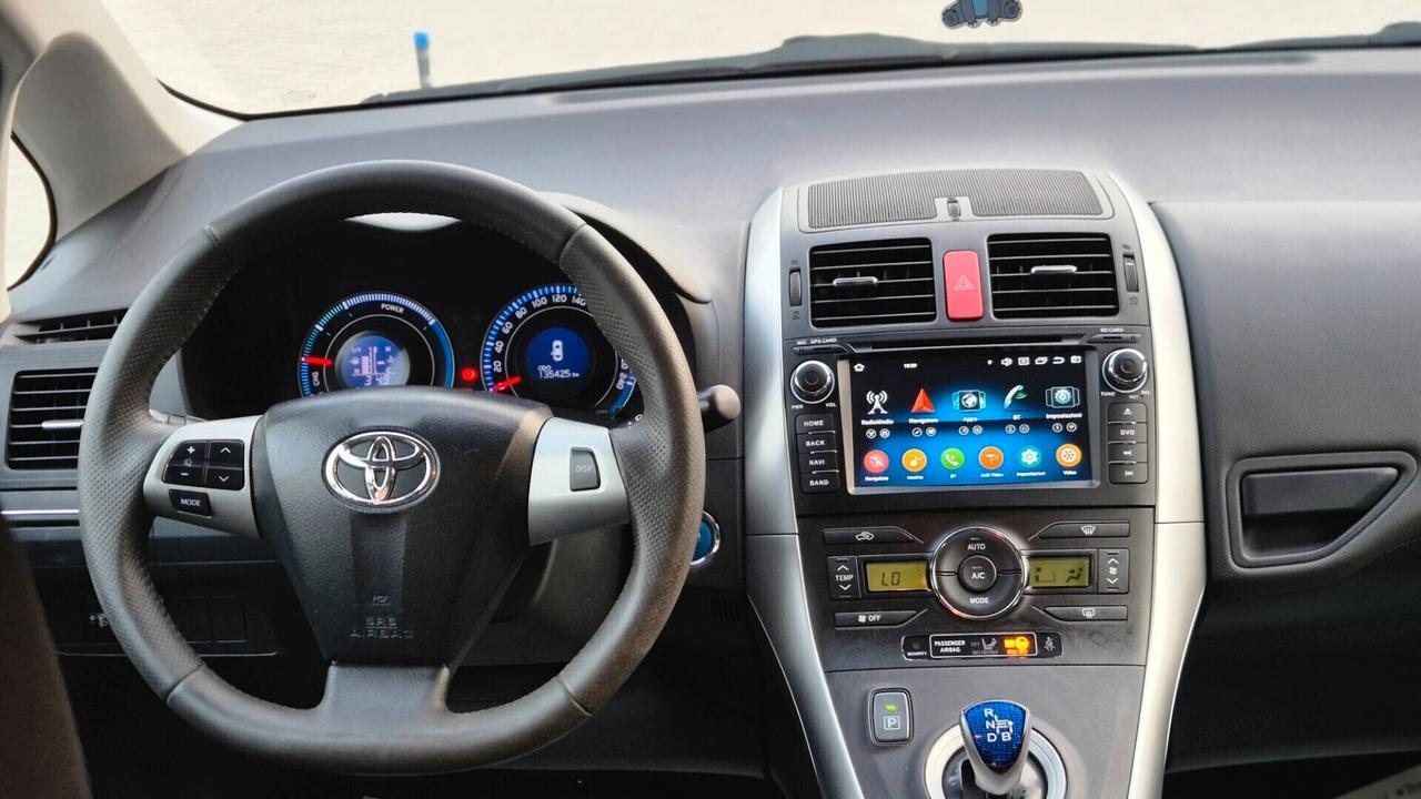 Toyota Auris 1.8 hybrid/Neopatentati/Automatica/SOLO 130.000km