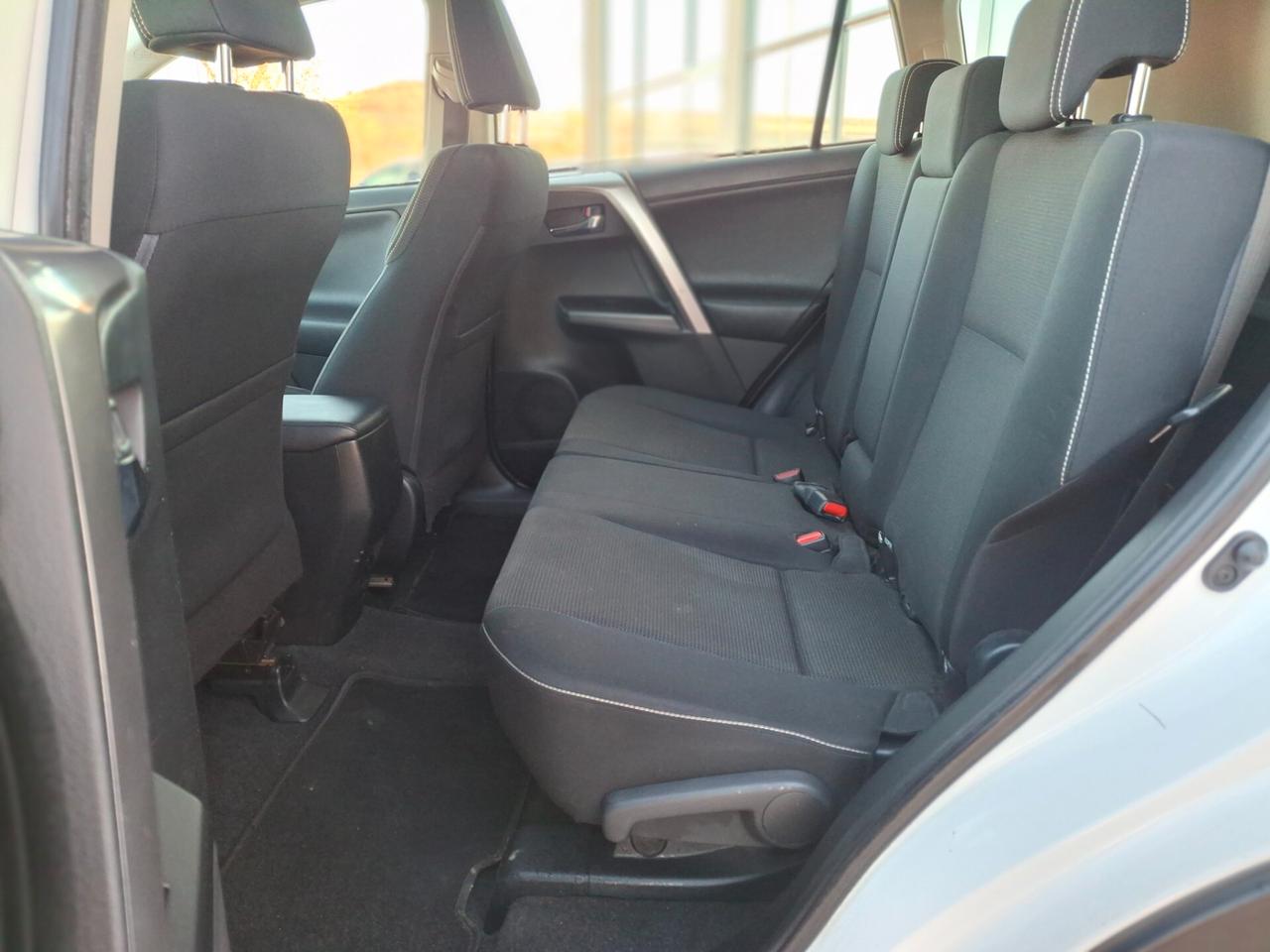 Toyota RAV 4 RAV4 2.0 D-4D 2WD Style