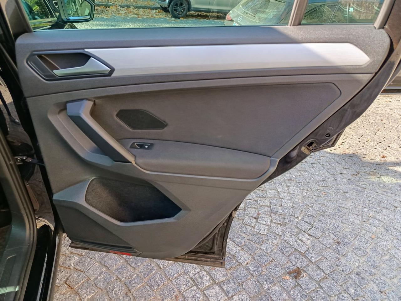 Volkswagen Tiguan Business 1.5 TSI #7809