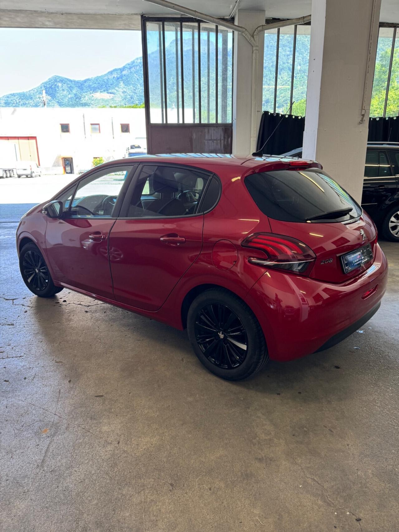 Peugeot 208 PureTech 82 5 porte Allure