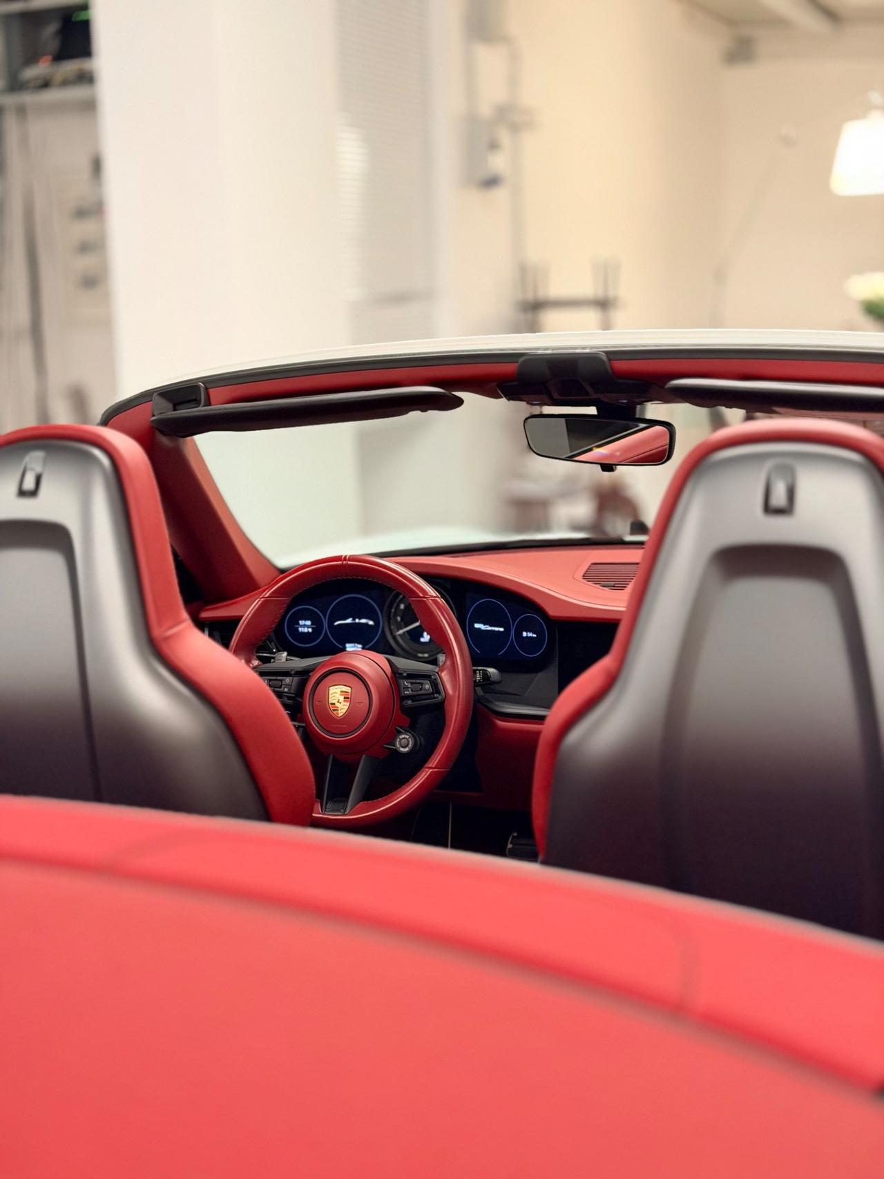 Porsche 911 Carrera Cabriolet