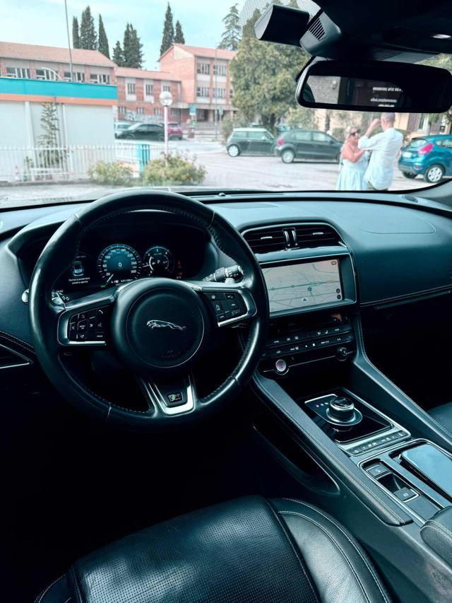 JAGUAR F-Pace 2.0 D 180 CV AWD aut. R-Sport
