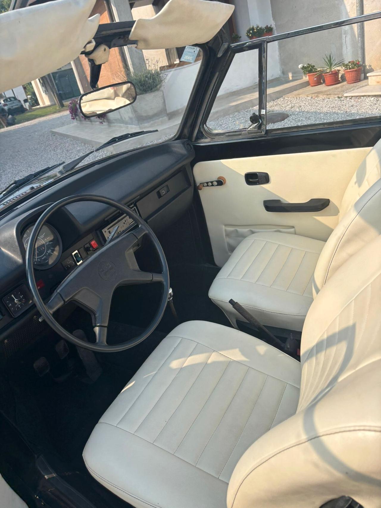 Volkswagen Maggiolino Cabrio