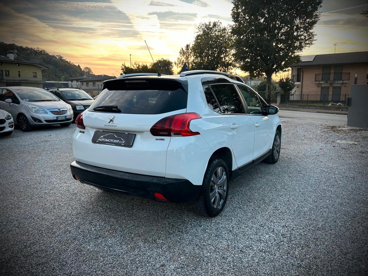 Peugeot 2008 1.6 HDi 75cv - NEOPATENTATI