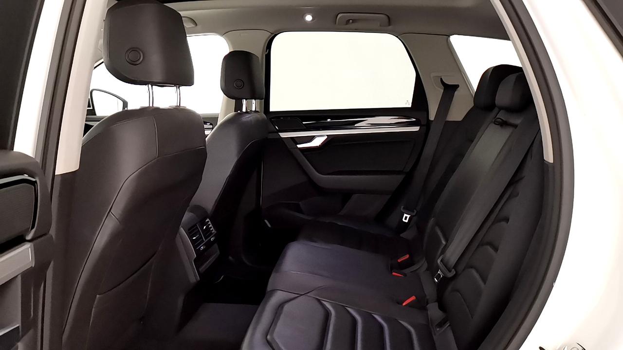 VOLKSWAGEN Touareg III 2018 - Touareg 3.0 V6 tdi Black Style 231cv tipt