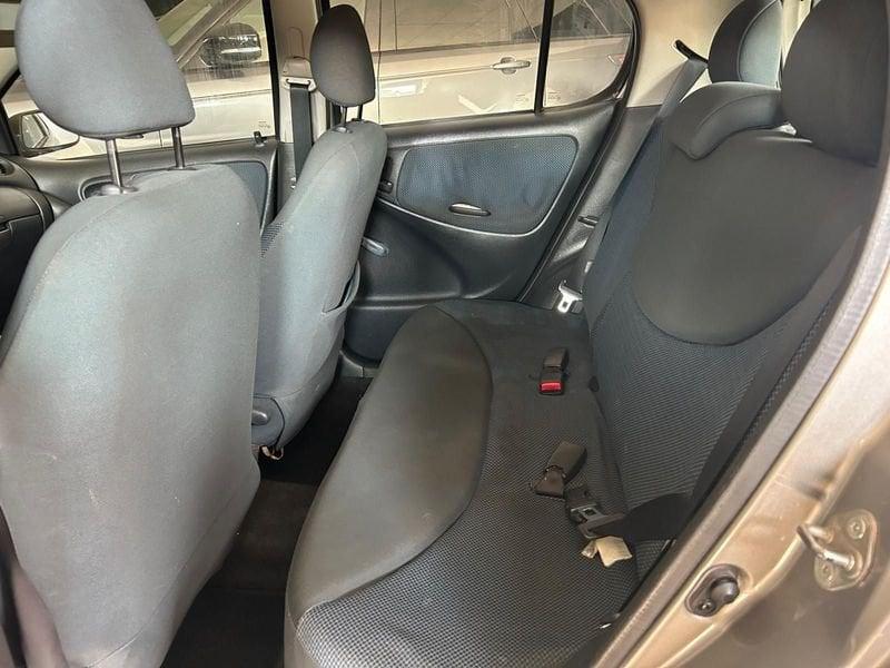 Toyota Yaris Yaris 5p 1.0 Expo s/clima 16v cat