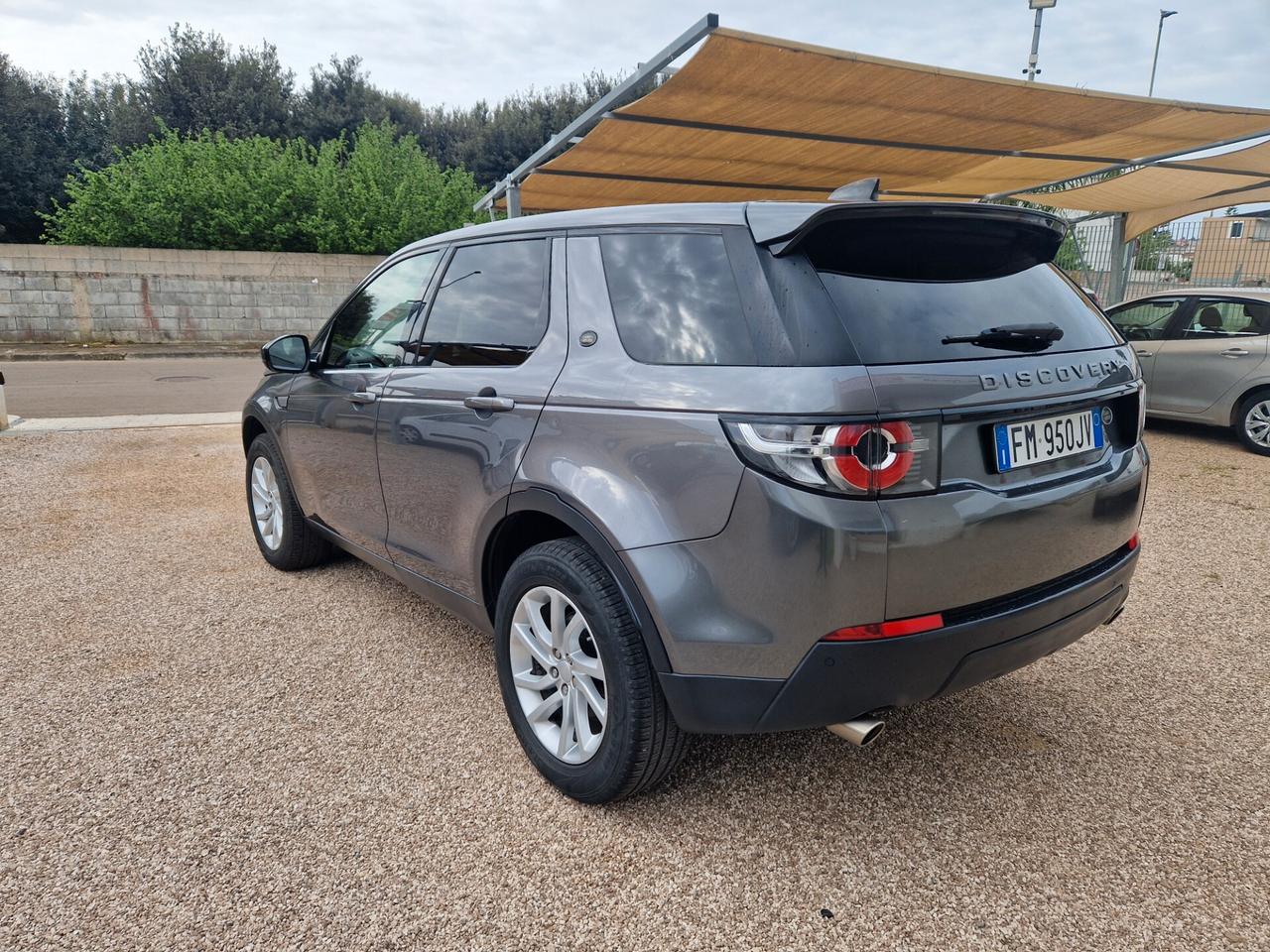 Land Rover Discovery Sport 2.0 TD4 150 CV HSE Luxury con KM ZERO