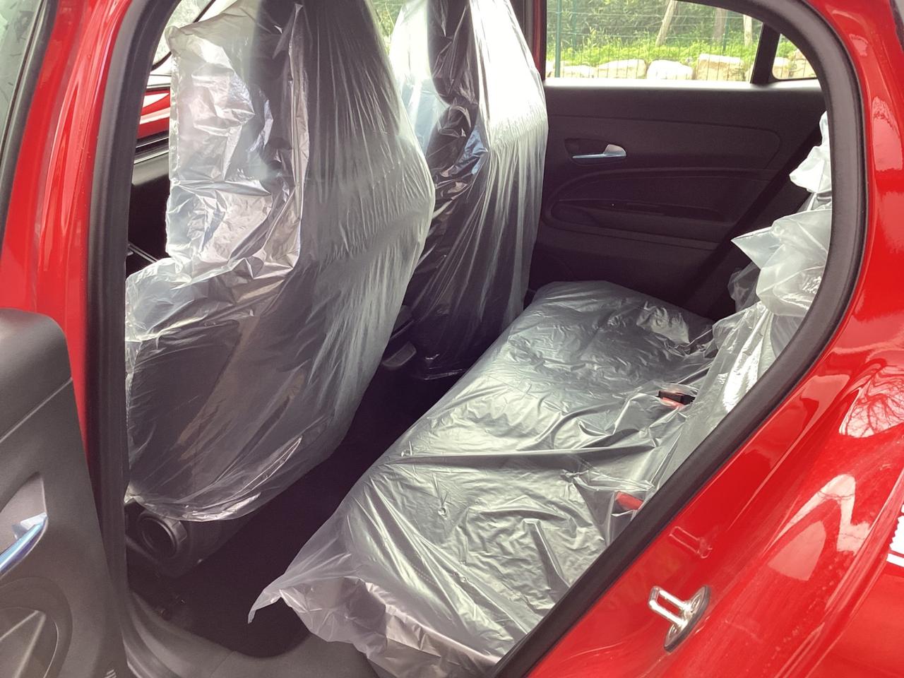 Fiat 600 Hybrid 110 CV DCT MHEV Business