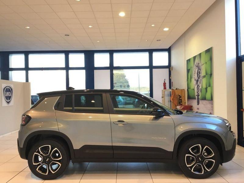Jeep Avenger 1.2 Turbo MHEV Summit MY25