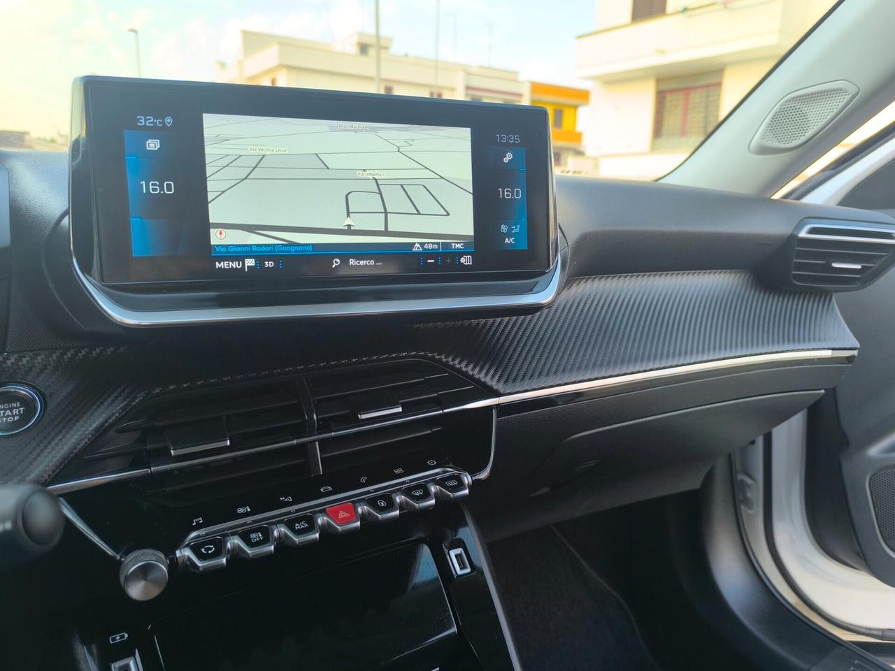 PEUGEOT 2008 1.5 DIESEL EAT8 ALLURE PACK NAVI 10 HD/COCKPIT/