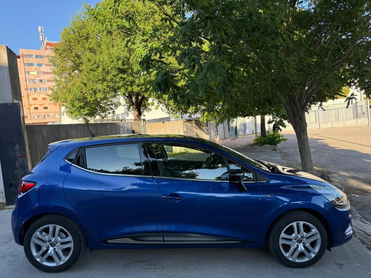 Renault Clio 0.9 TCE KM. 71000!