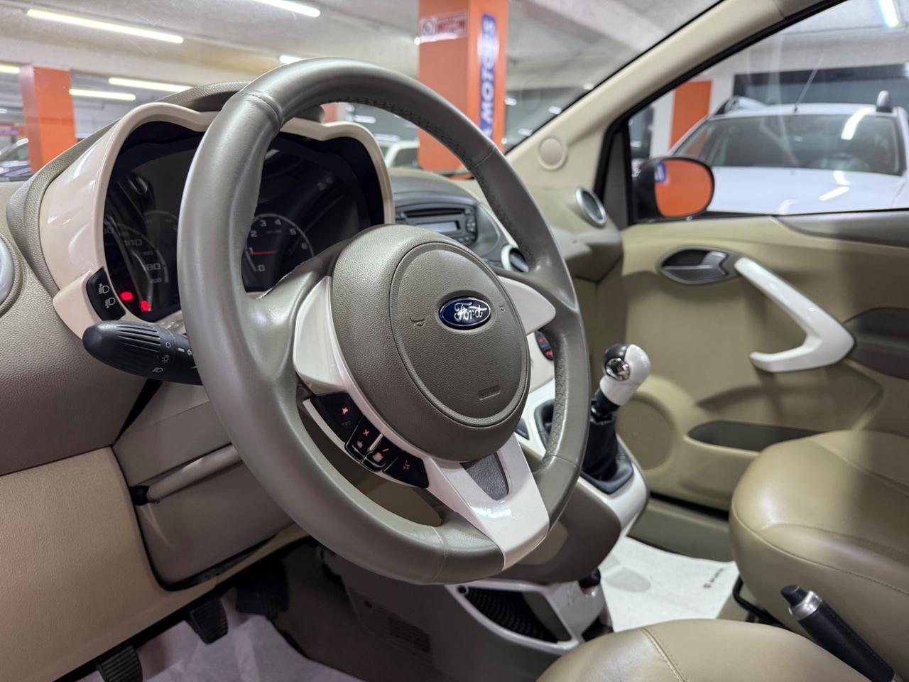 Ford Ka Ka 1.2 69CV Titanium TETTO PANOR.