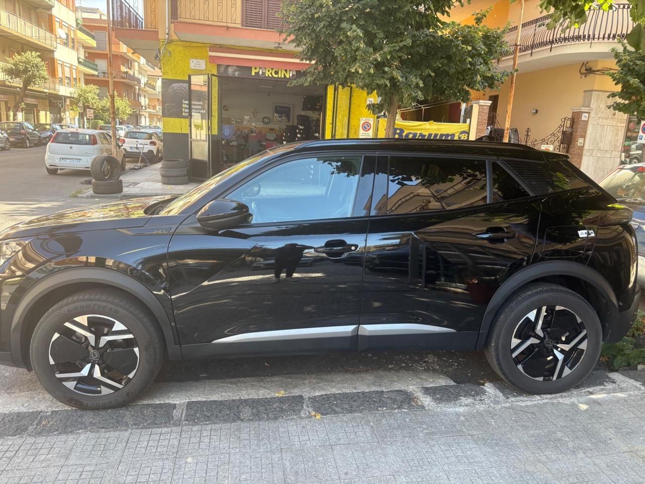 Peugeot 2008 PureTech 130 S&S EAT8 GT