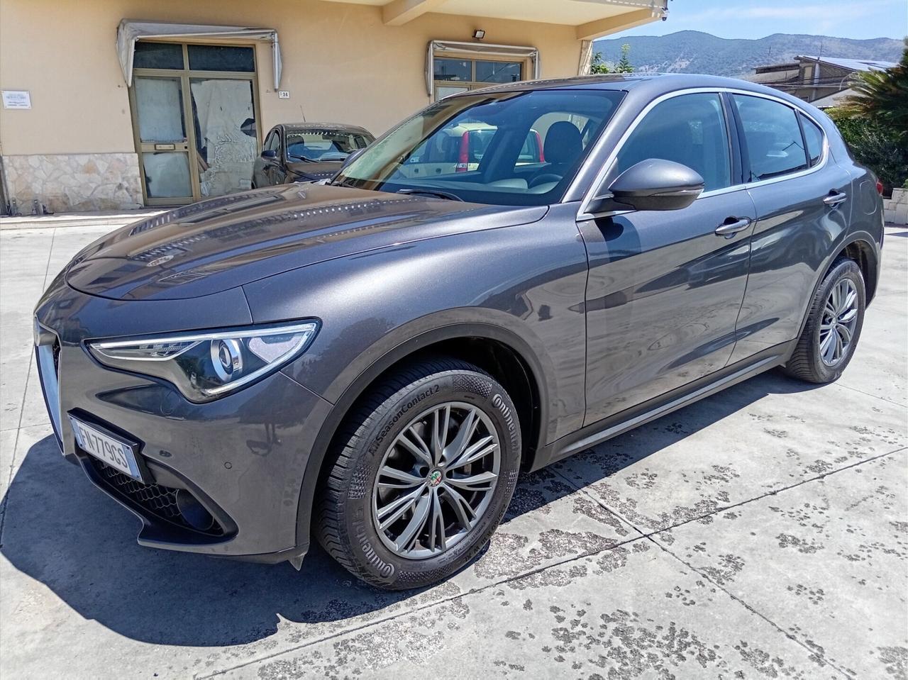 Alfa Romeo Stelvio 2.2JTDM 210 CV AT8 Q4 Executive FULL PELLE NAVI XENON