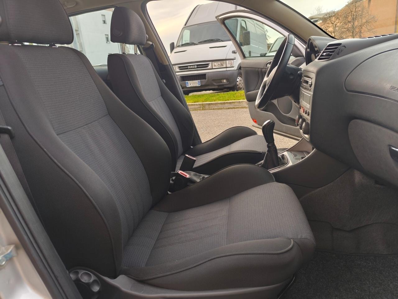 Alfa Romeo 147 1.6 Benz euro 4 5 porte Black Line