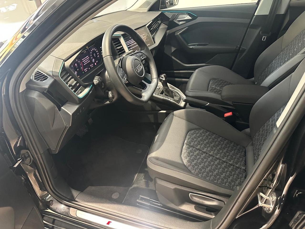 Audi A1 Sportback 30 1.0 tfsi Identity Black s-tronic