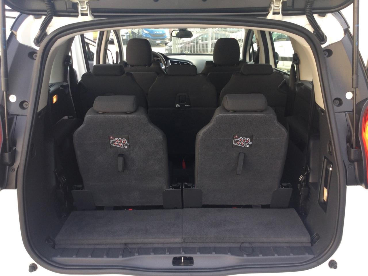 Peugeot 5008 1.6 HDi 115CV Allure