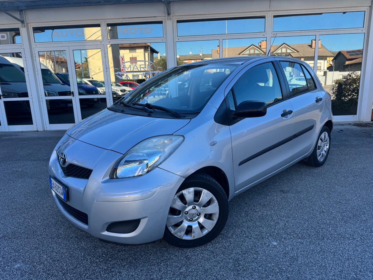 Toyota Yaris 1.0 5 porte Sol