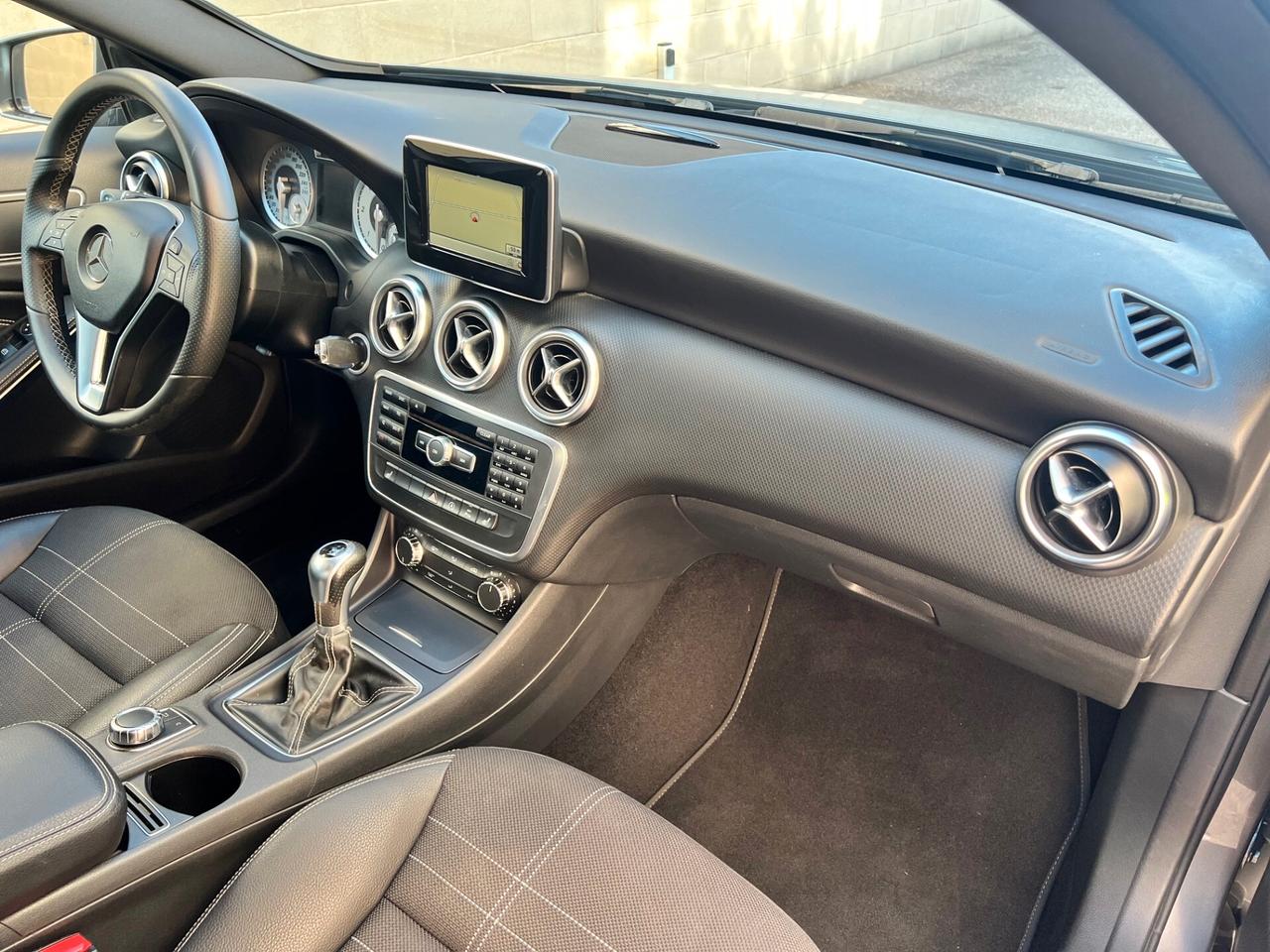 Mercedes-benz A 180 cdi 109cv SPORT E6 NAVI/PELLE/16;/PDC PERFETTA!!