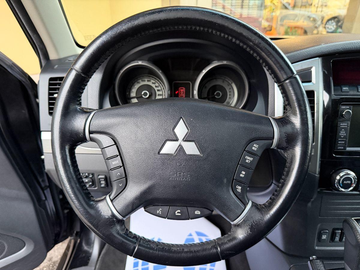 MITSUBISHI - Pajero - 3.2 DI-D 16V A/T 5p. Instyle #TAG.CERTIFICATI