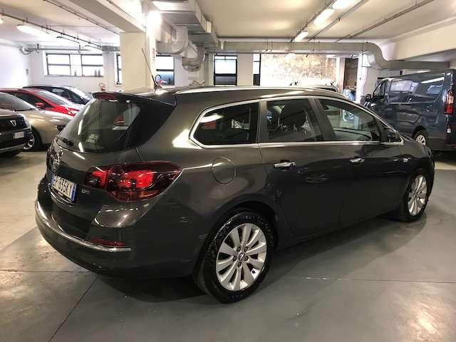 Opel Astra Sports Tourer 2.0 cdti Cosmo 165cv