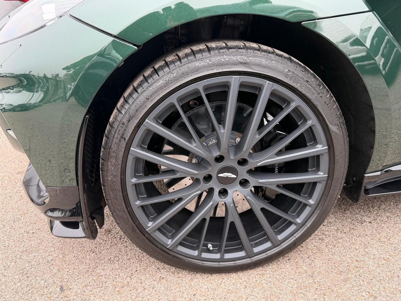 ASTON MARTIN DBX707 4.0 V8 707CV TETTO PELLE NAVI CAM360° ANNO 2024