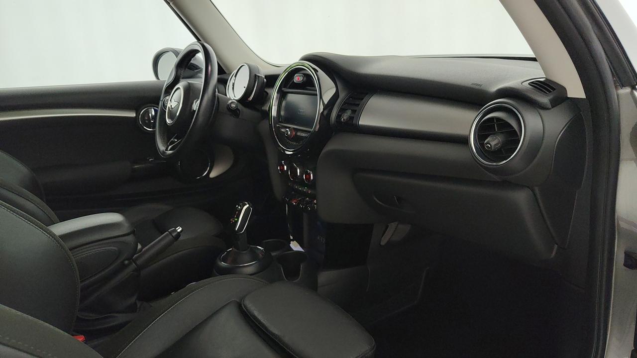 MINI Mini IV F55-F56 2014 - Mini 2.0 Cooper SD Hype 3p auto